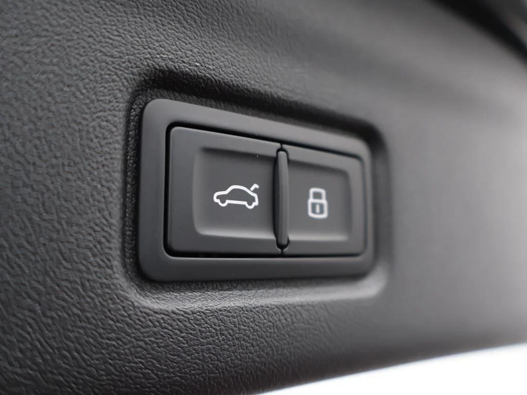 Audi-Q6 e-tron-image-12