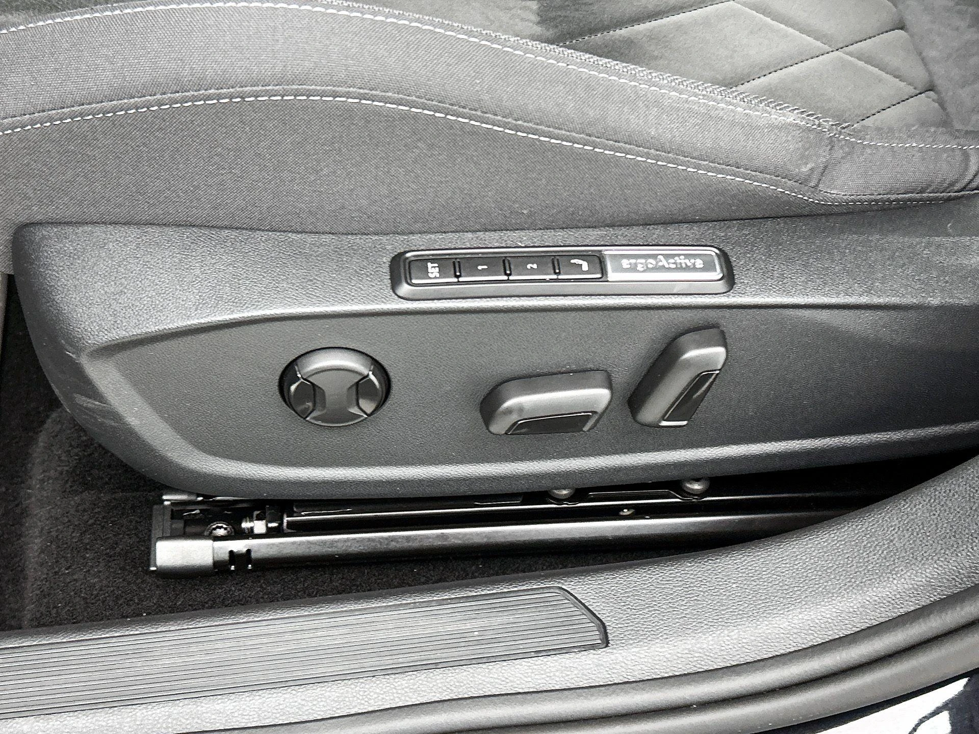 Volkswagen-Golf-image-17