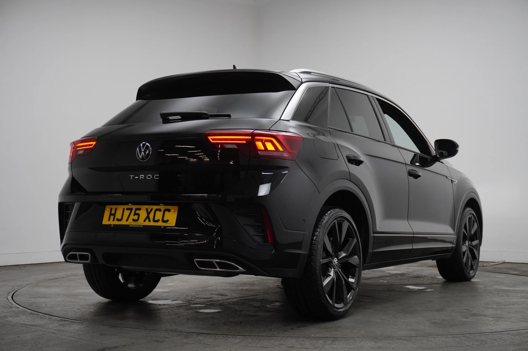 Volkswagen-T-Roc-image-13