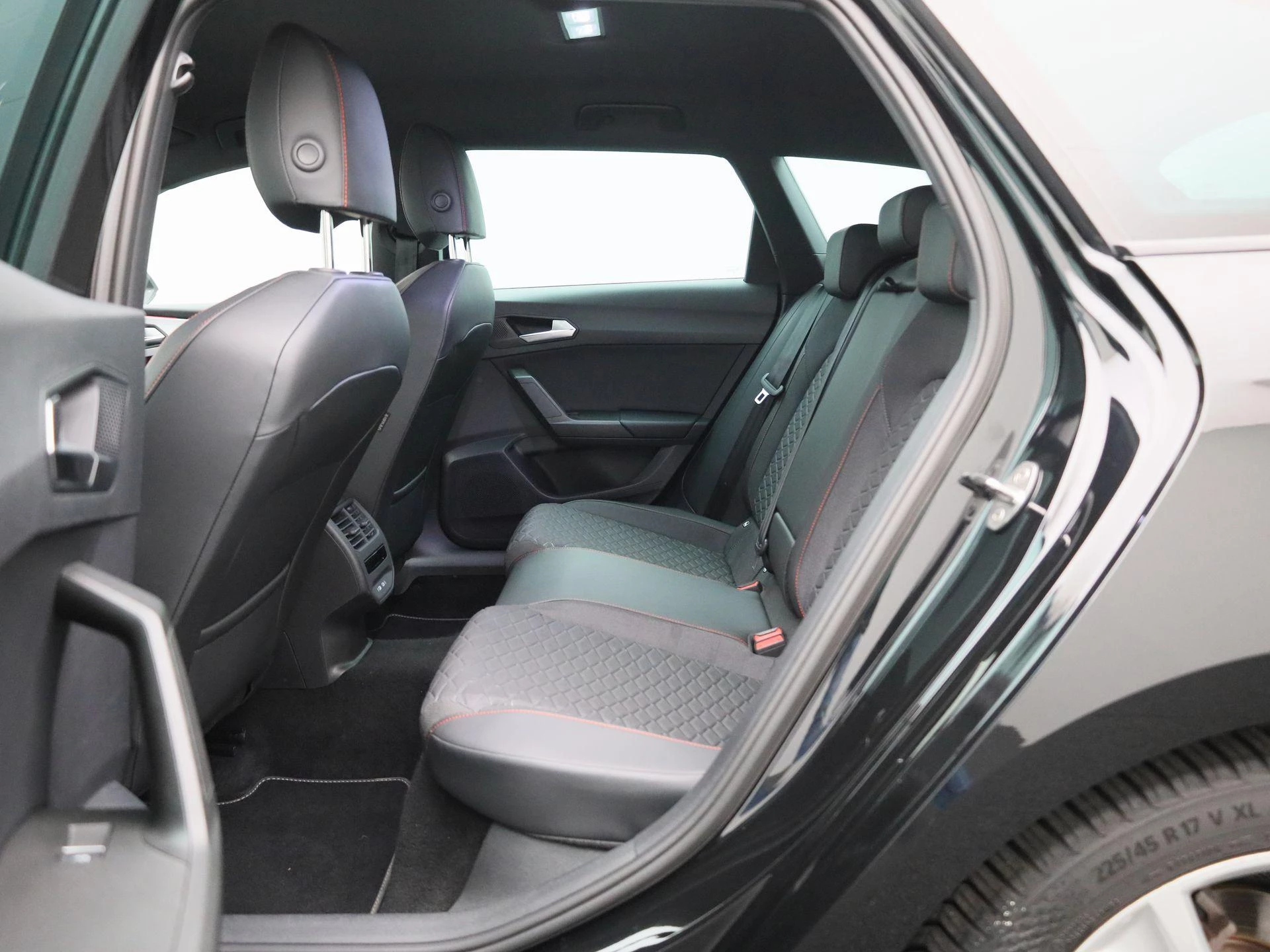 SEAT-Leon-image-11