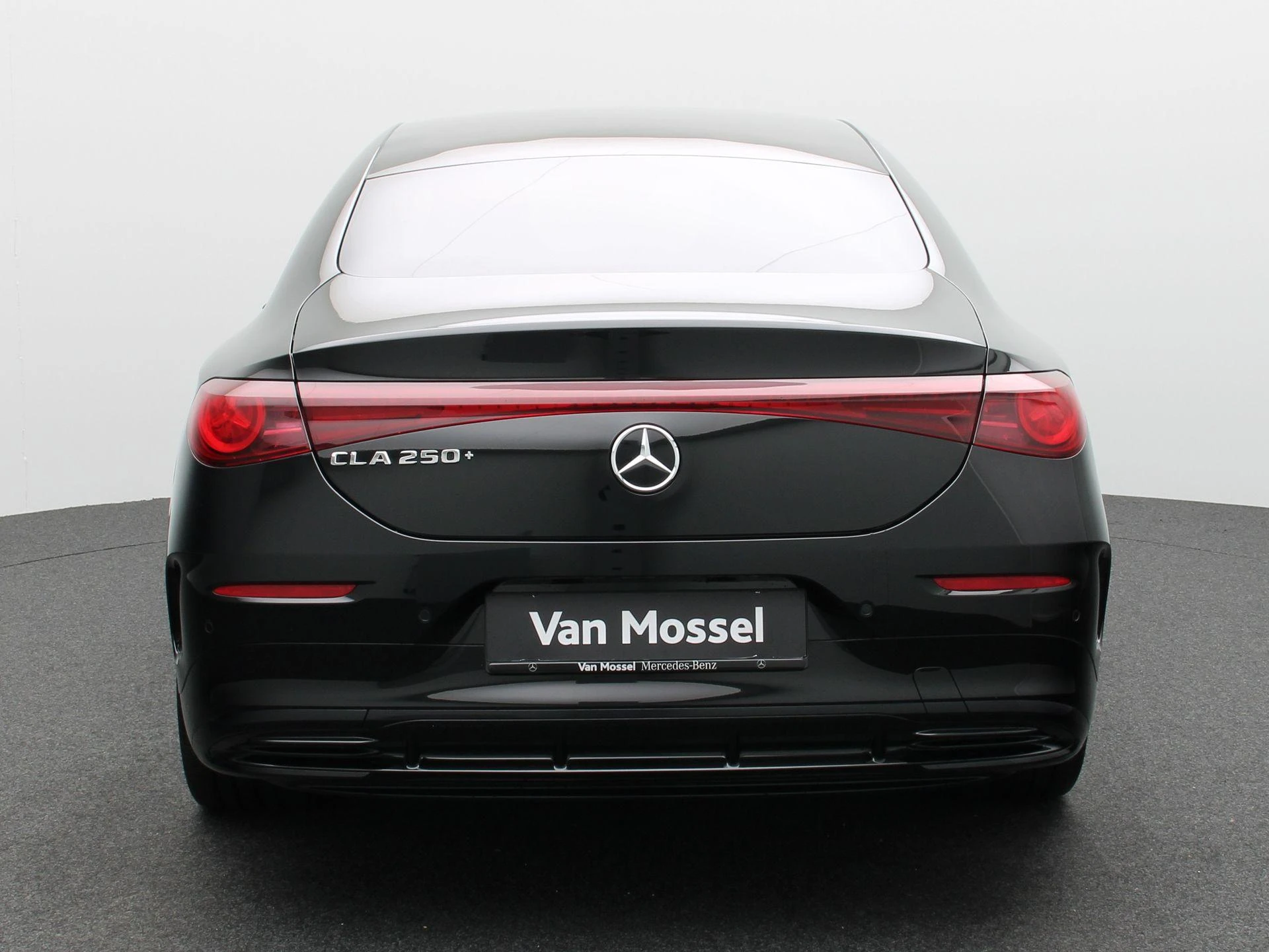 Mercedes-Benz-CLA-image-4
