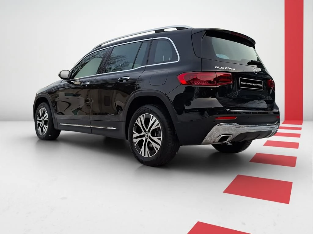 Mercedes-Benz-GLB 200 d-image-4