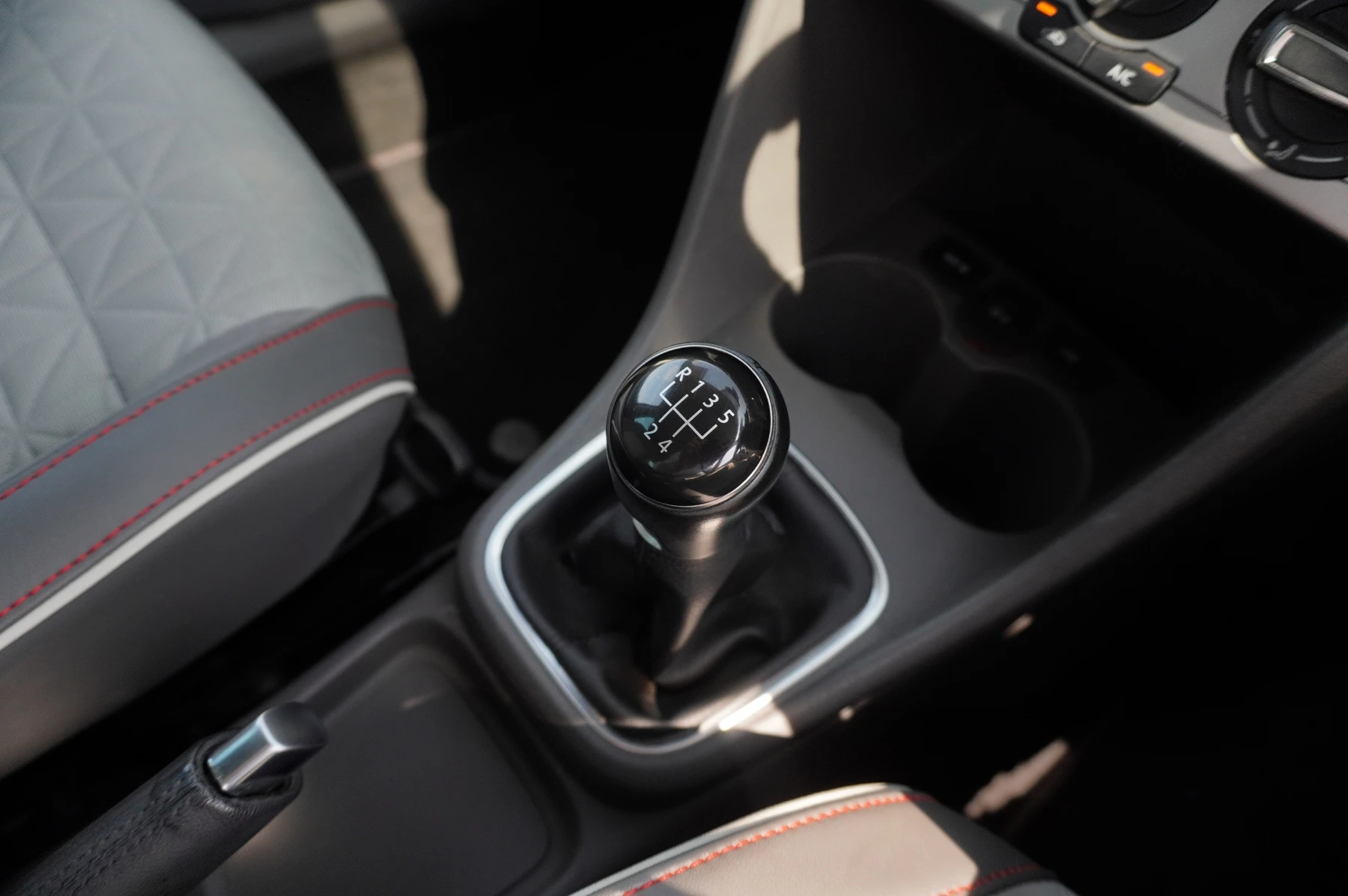 Volkswagen-Polo-image-25