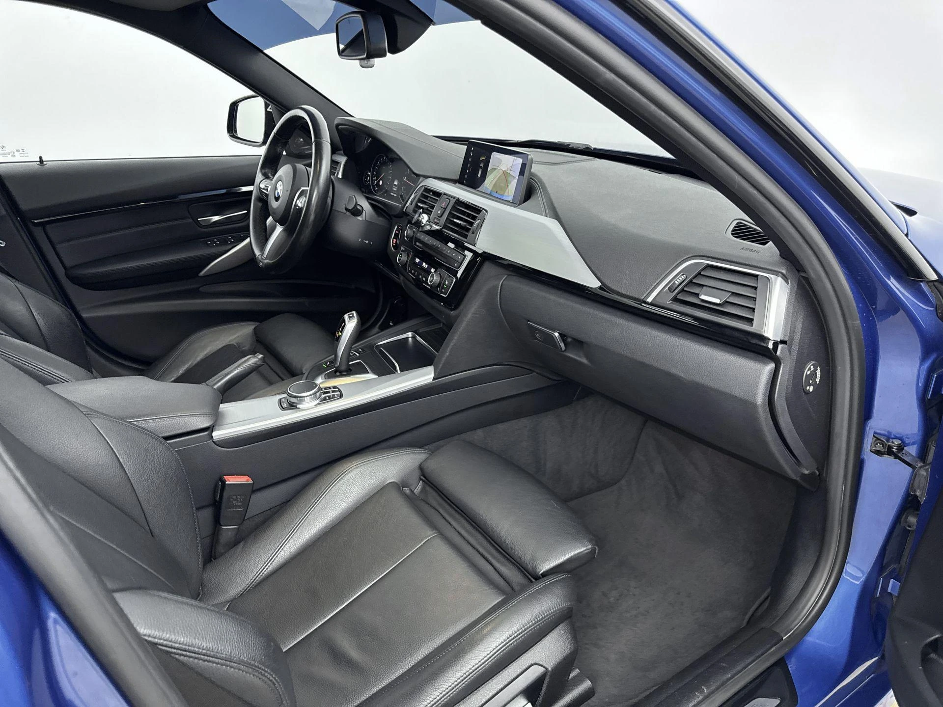 BMW-3 Serie-image-17