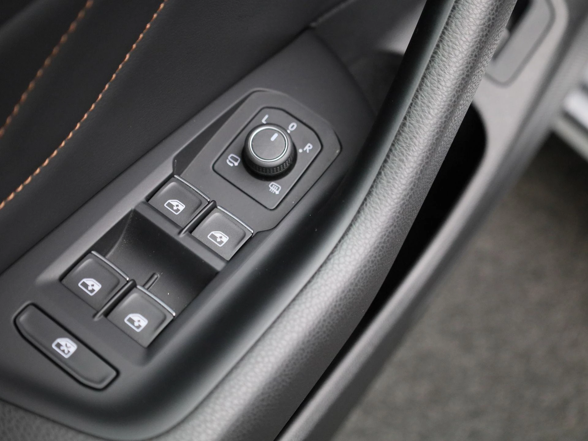 Volkswagen-Passat-image-33