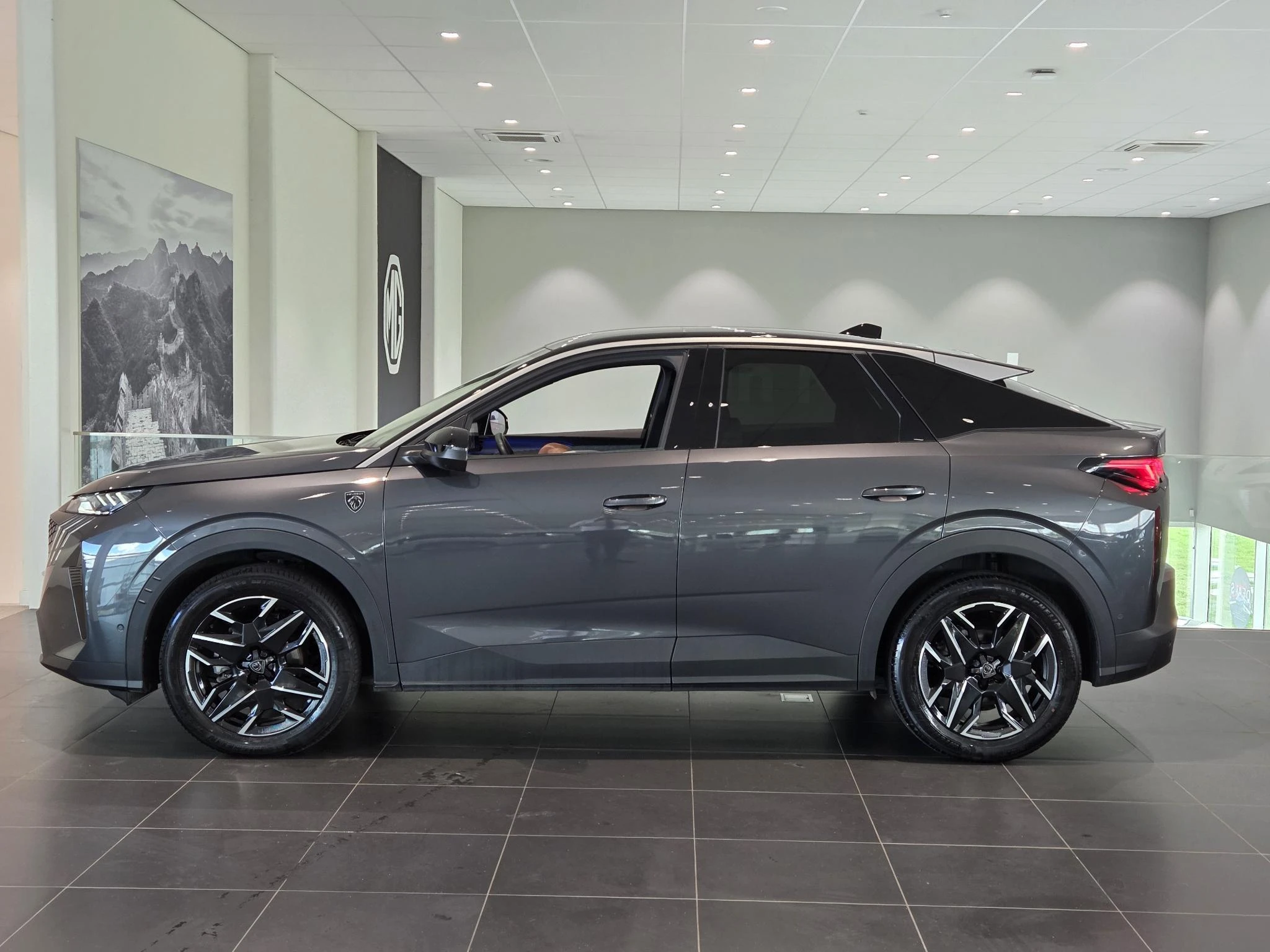 Peugeot-e-3008-image-2