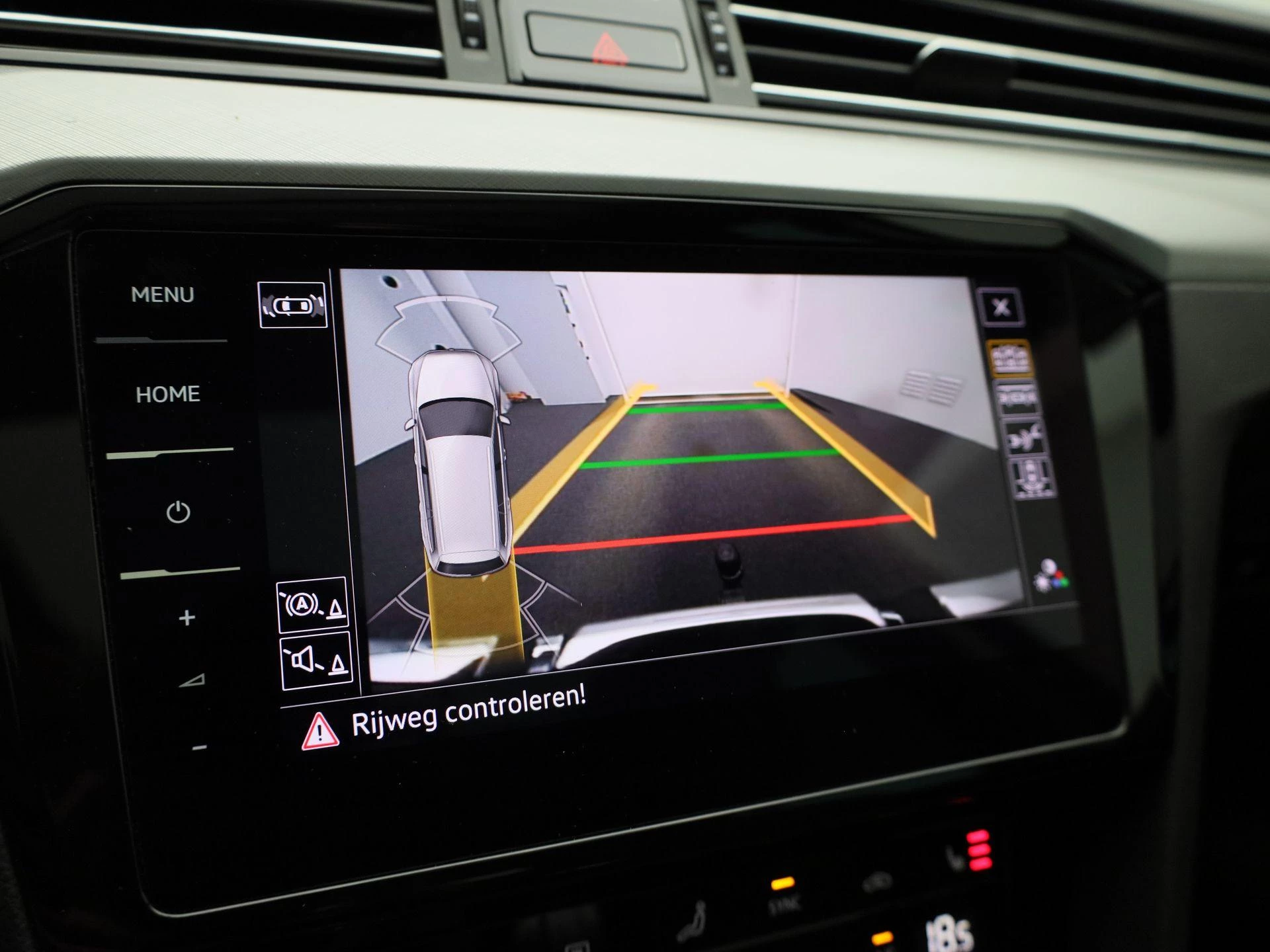 Volkswagen-Passat-image-37