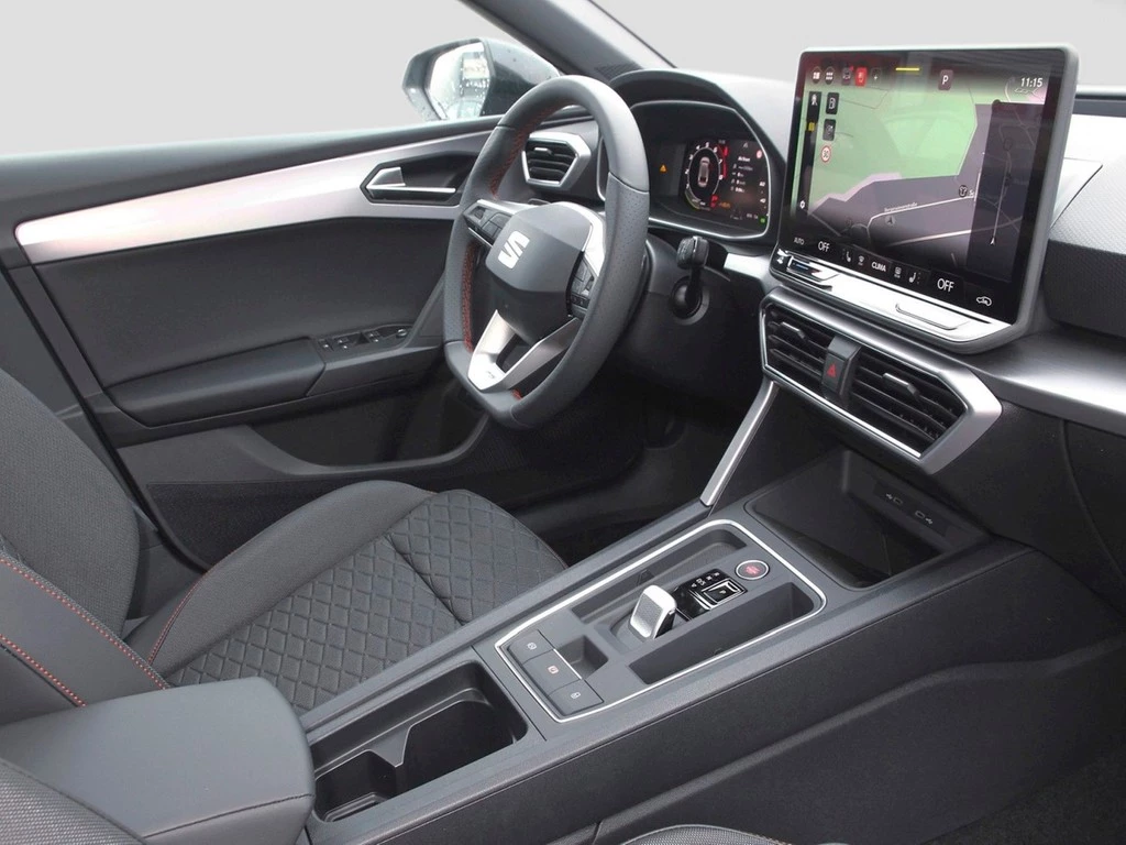 SEAT Leon Sportstourer eTSI UPE 46.330 FR Black Ed.