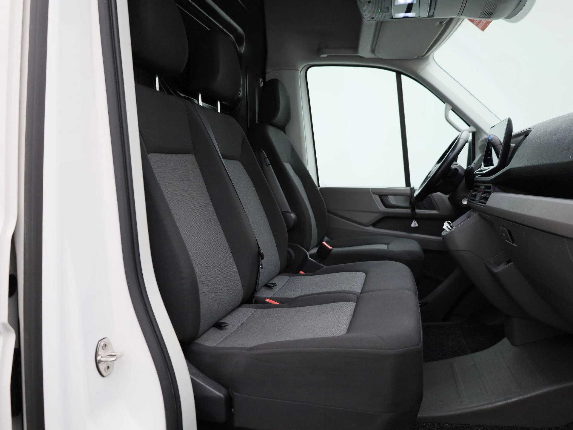 Volkswagen-Crafter-image-36