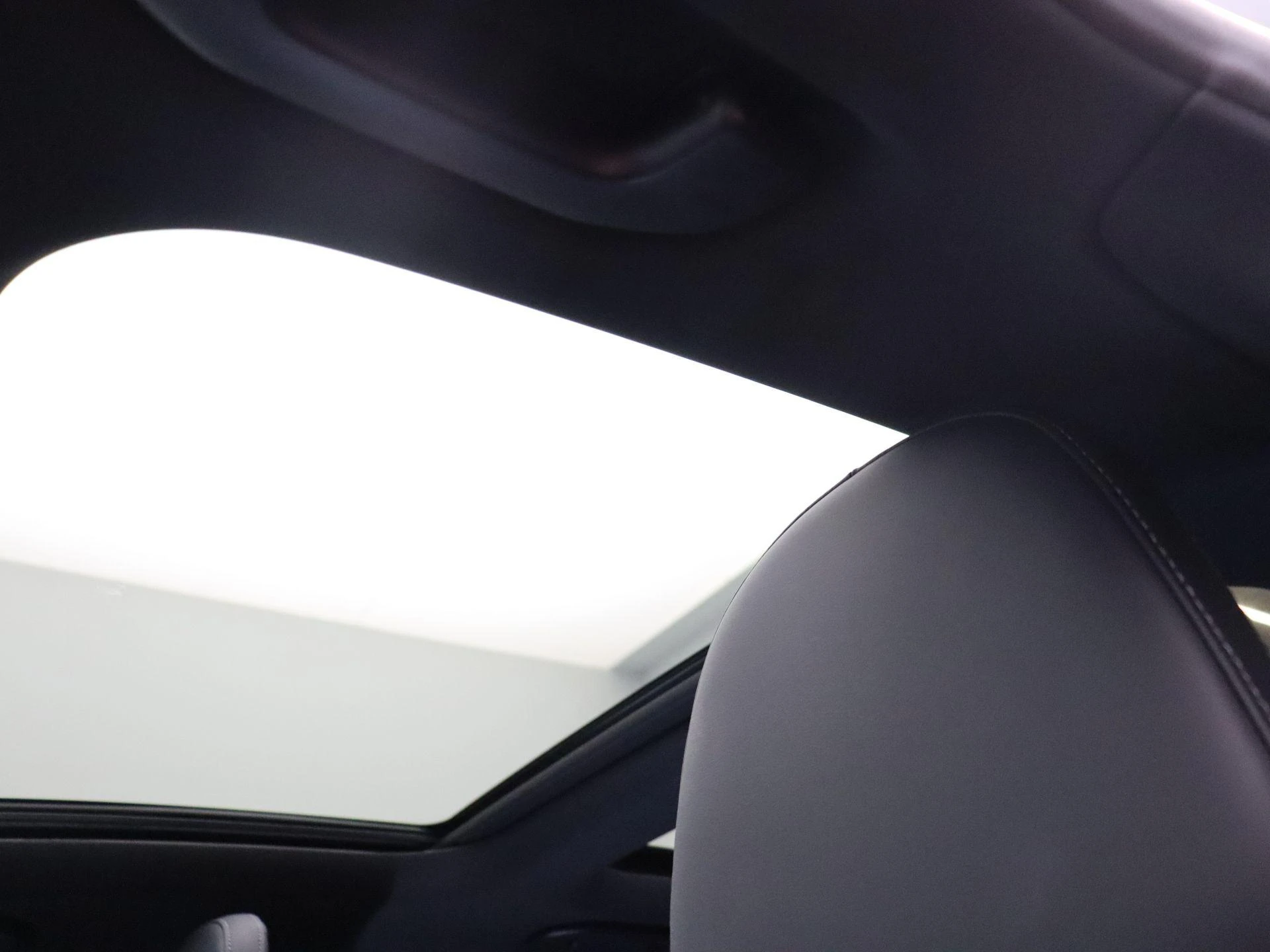 Mercedes-Benz-C-Klasse-image-26