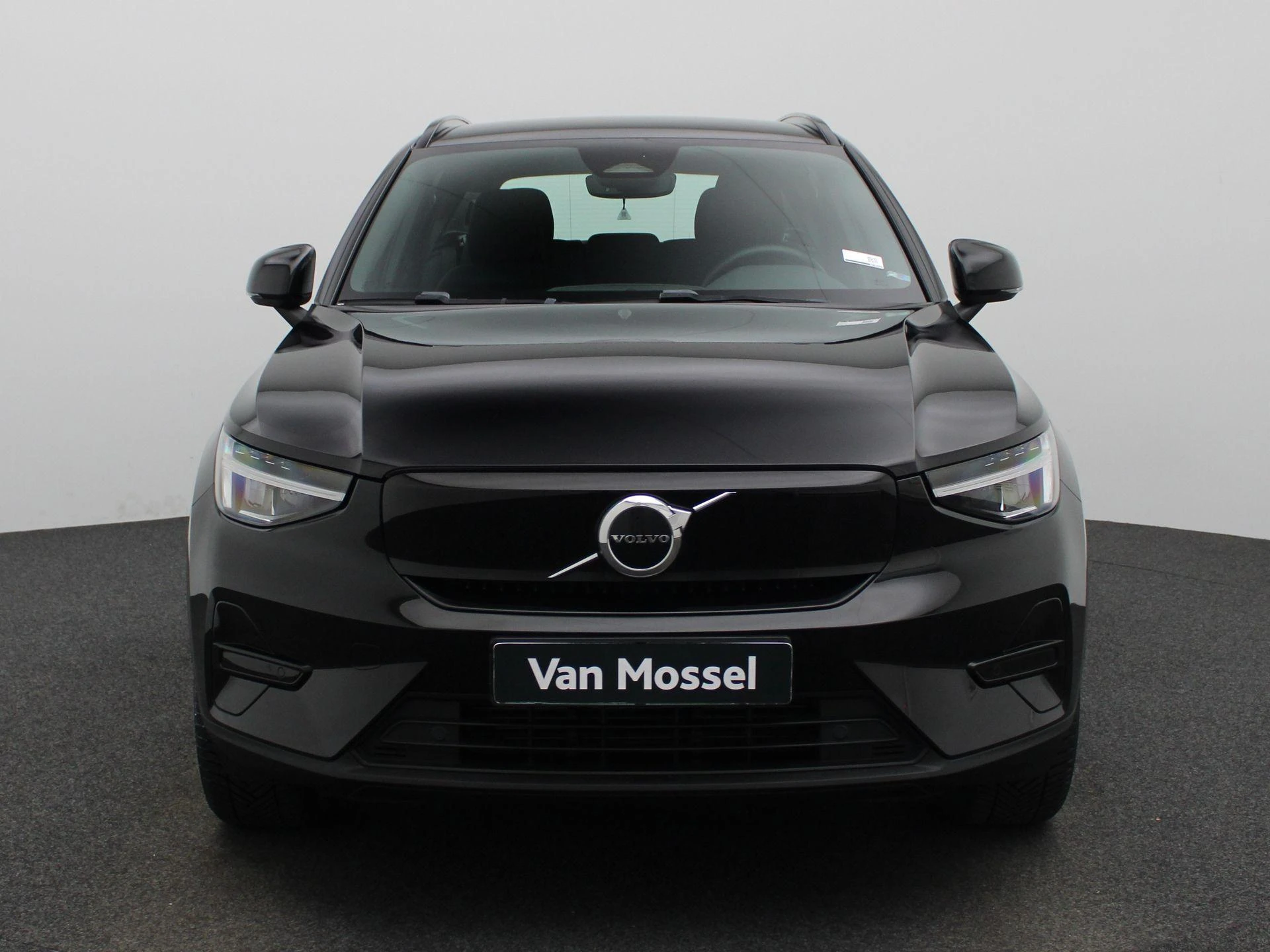 Volvo-XC40-image-2