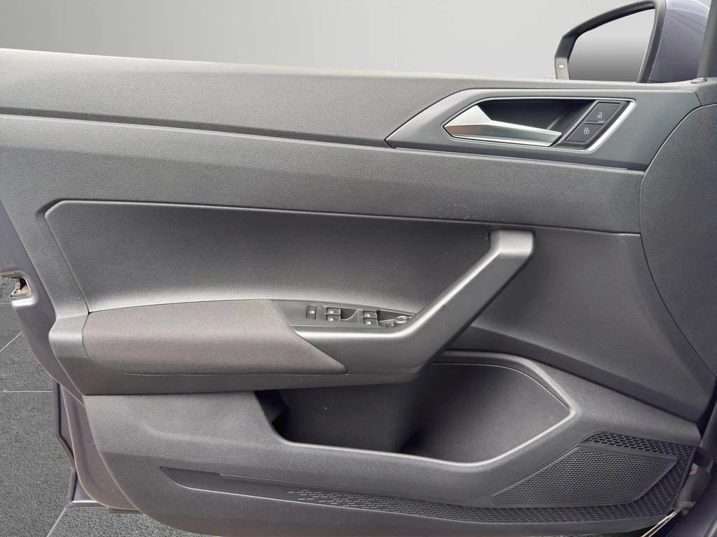 Volkswagen-Polo-image-15