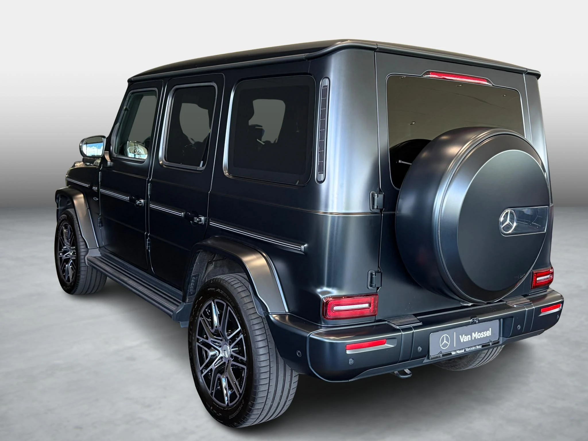 Mercedes-Benz-G-Klasse-image-5
