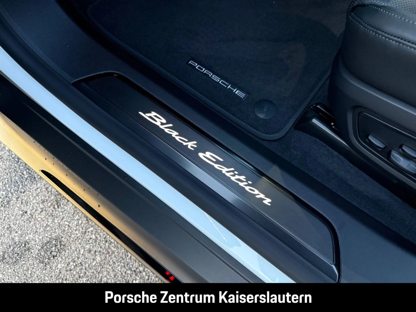 Porsche Taycan 4 Black Edition HA-Lenkung InnoDrive LED black edition