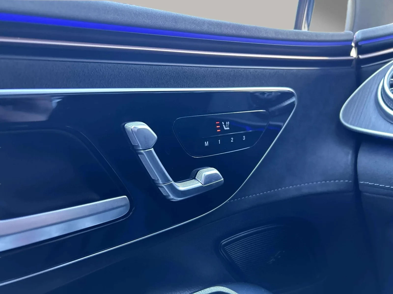 Mercedes-Benz-EQE-image-10