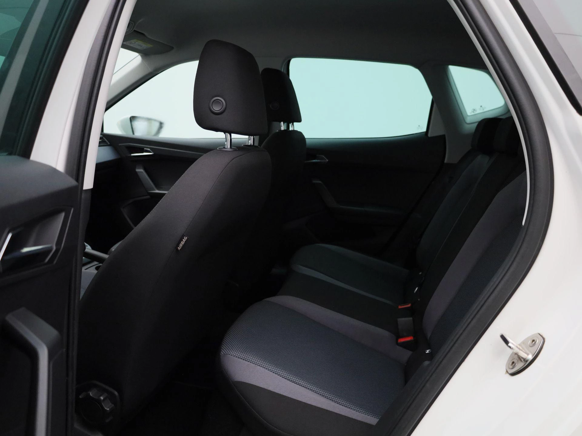 SEAT-Arona-image-9