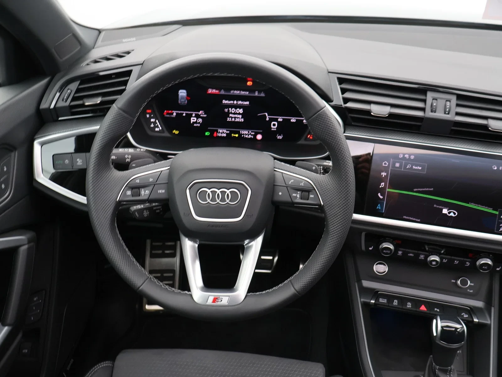 Audi-Q3-image-14