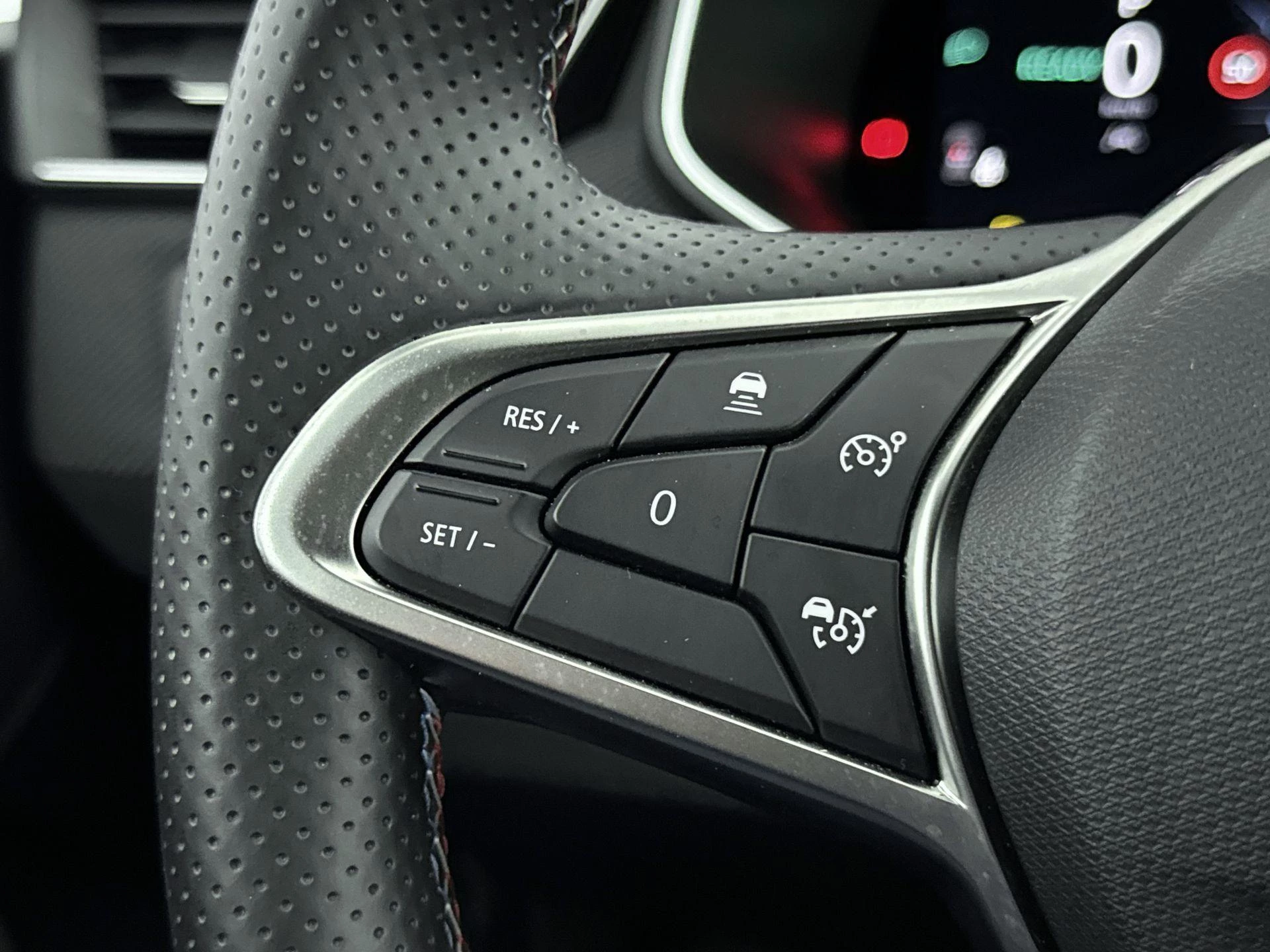 Renault-Clio-image-20