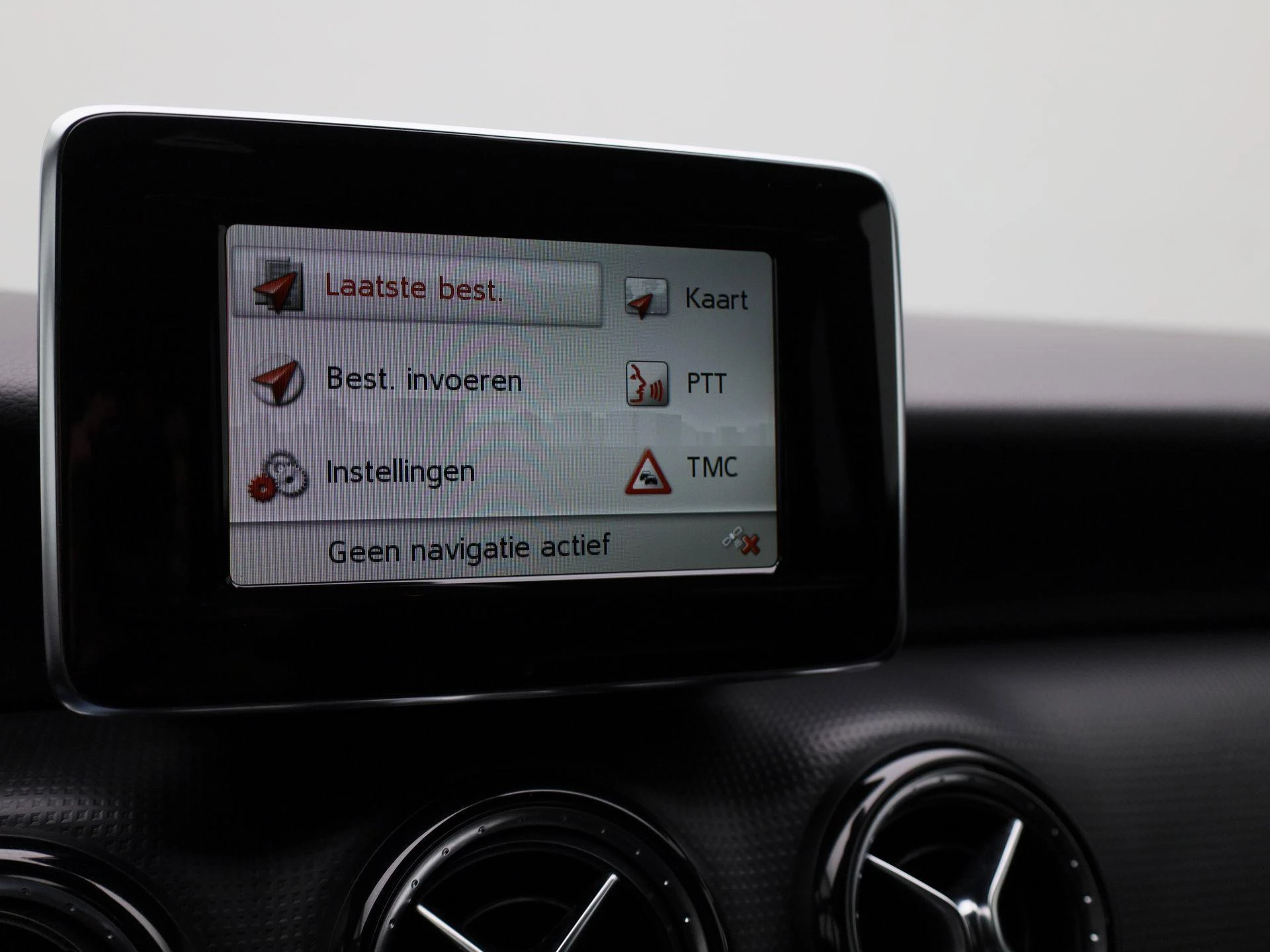 Mercedes-Benz-A-Klasse-image-13