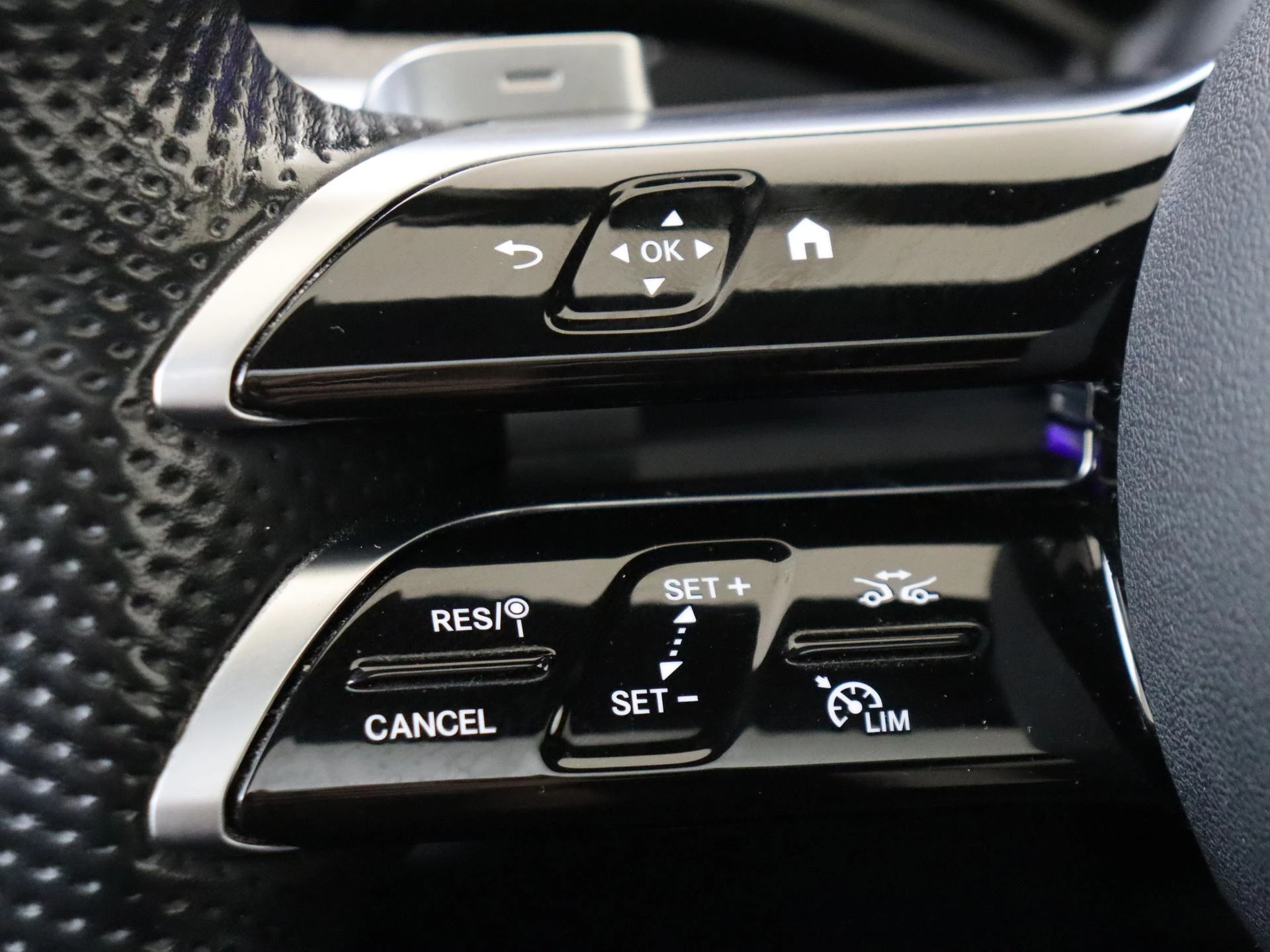 Mercedes-Benz-C-Klasse-image-15