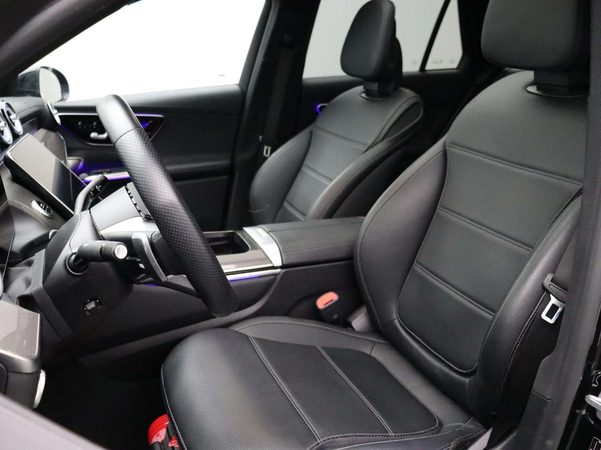 Mercedes-Benz-GLC-image-23