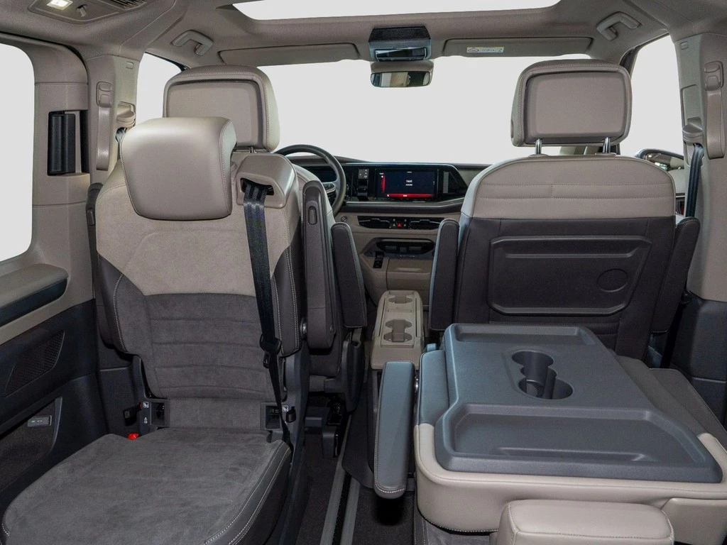 Volkswagen-Multivan-image-10