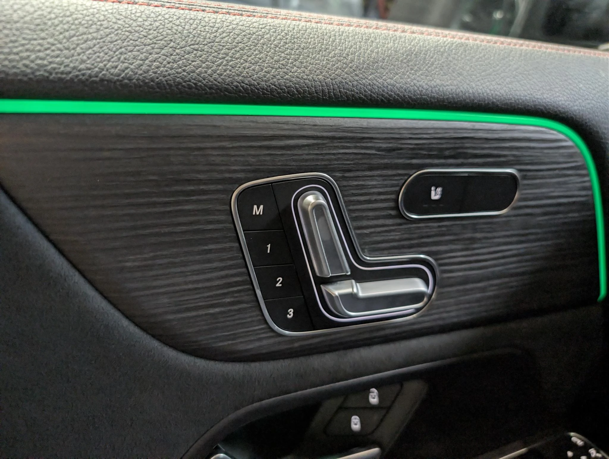 Mercedes-Benz-EQA-image-28