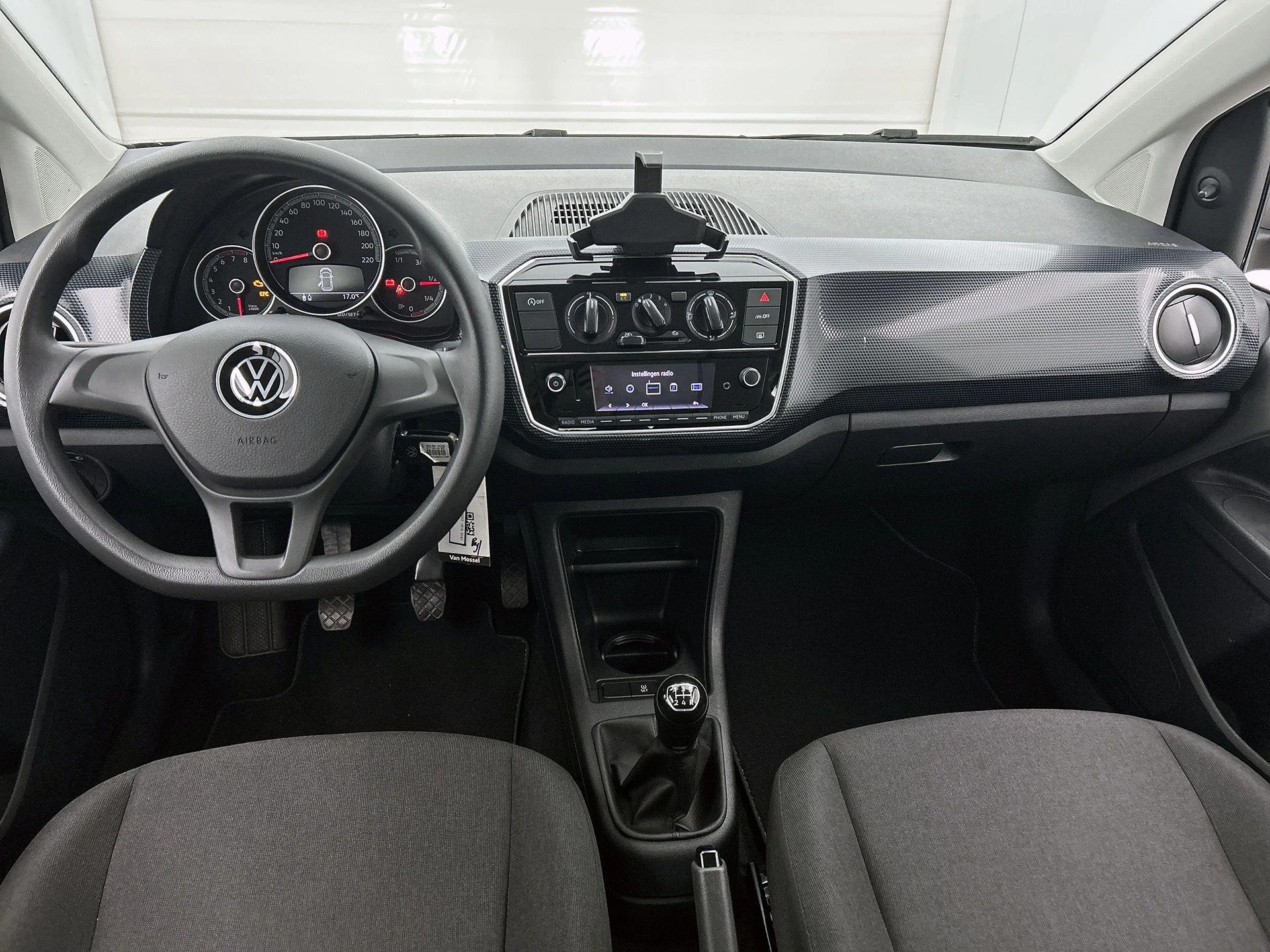 Volkswagen-up!-image-18