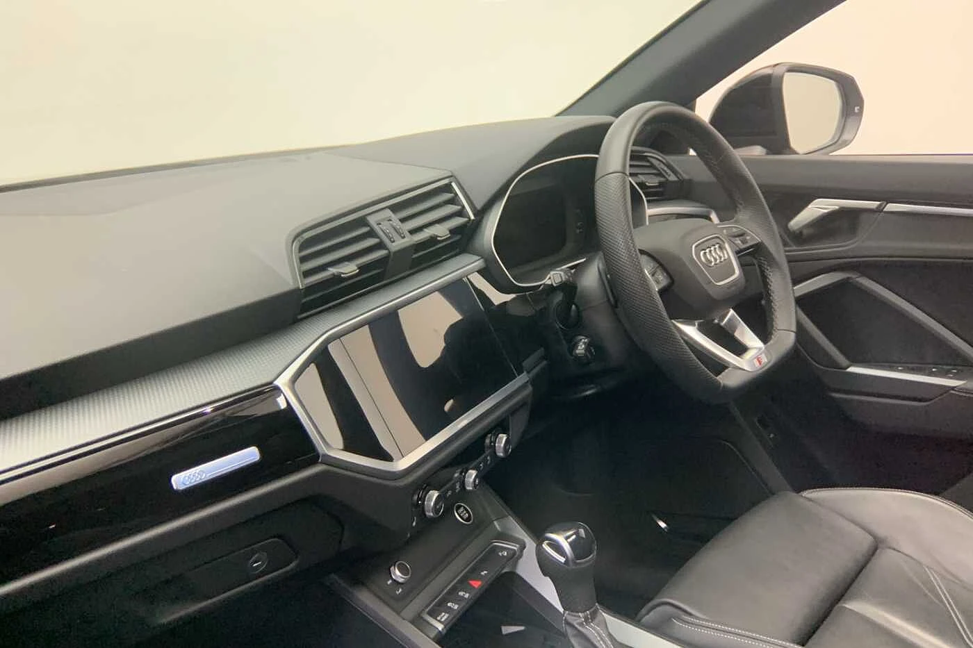 Audi-Q3-image-11