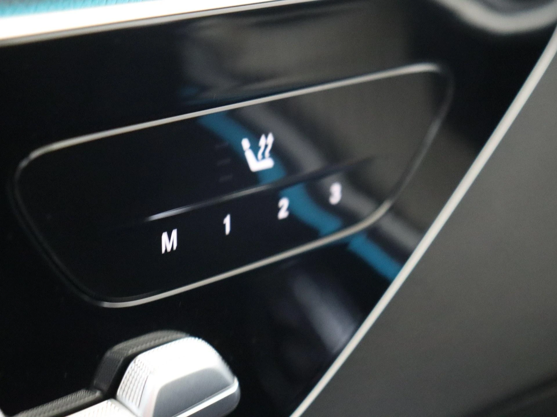 Mercedes-Benz-C-Klasse-image-22