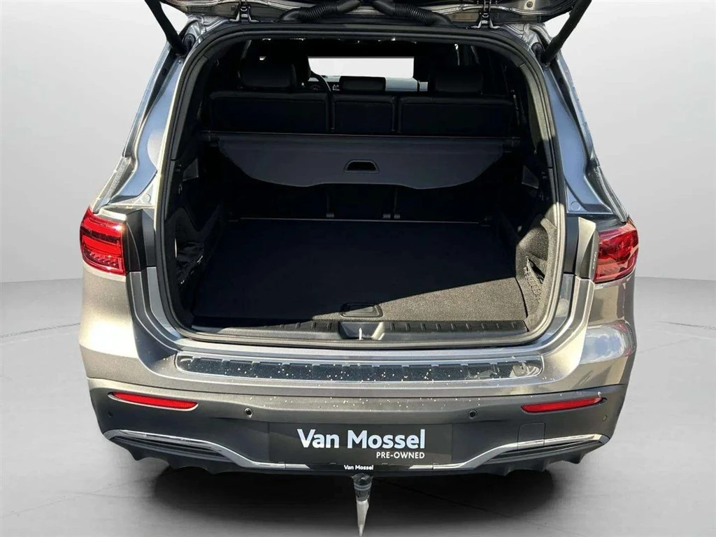 Mercedes-Benz-EQB-image-22