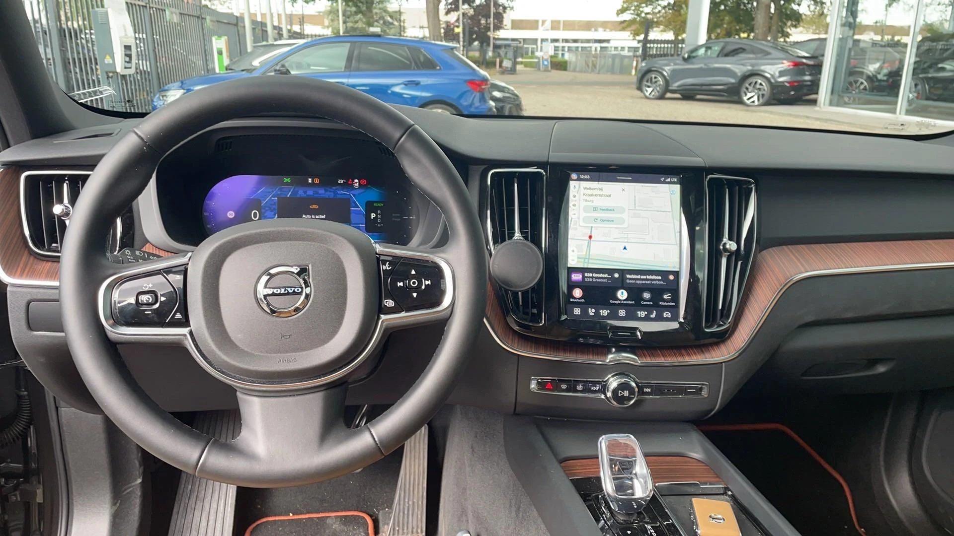Volvo-XC60-image-12