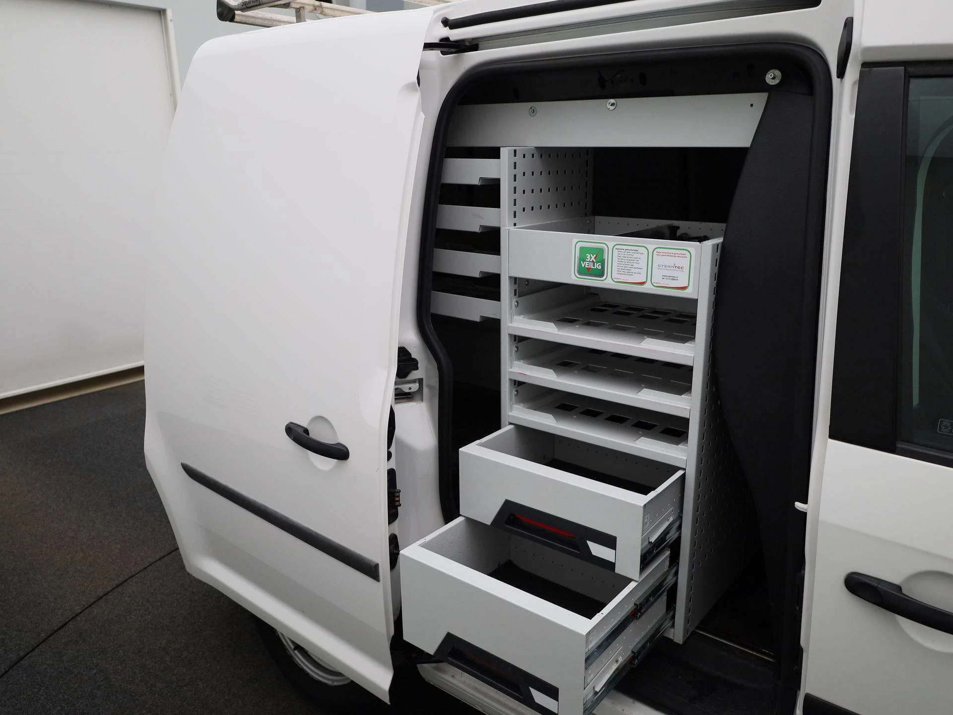 Volkswagen-Caddy-image-27