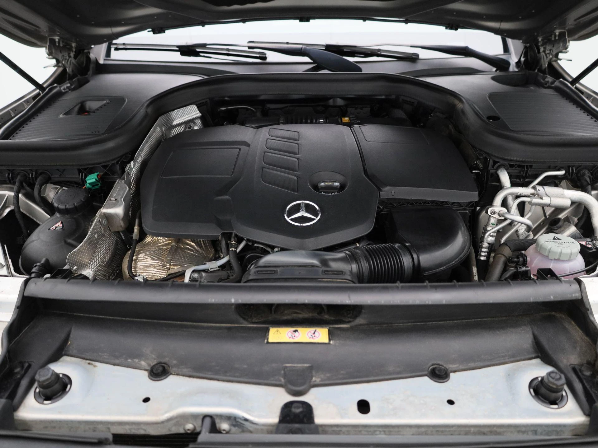 Mercedes-Benz-GLC-image-32