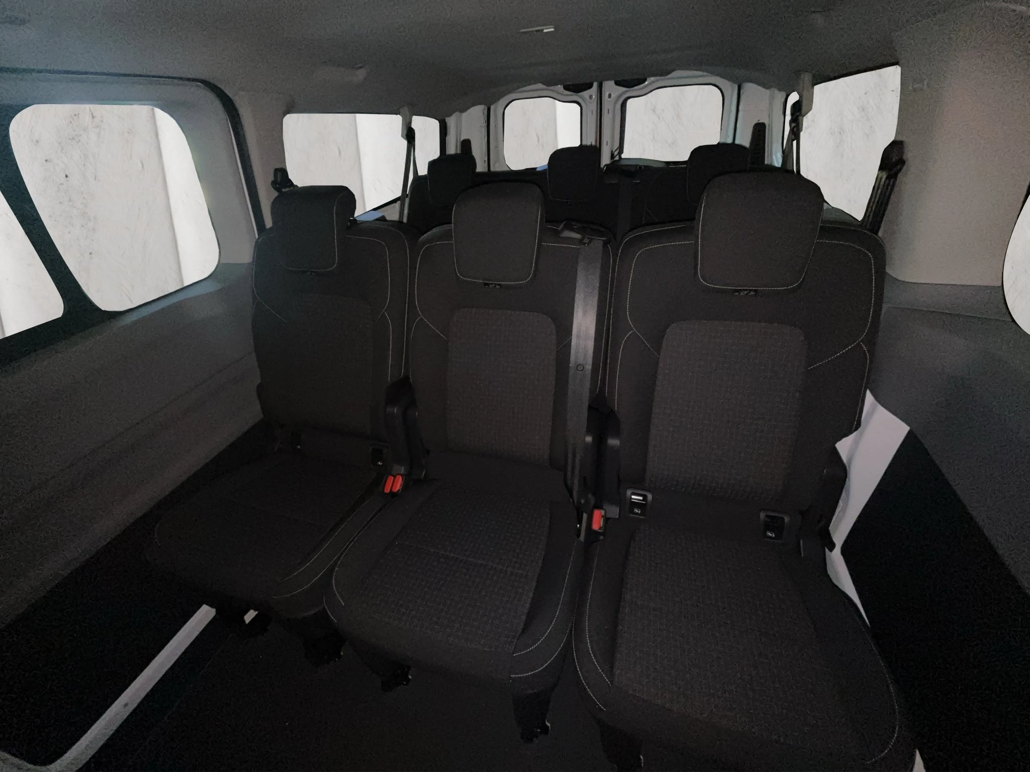 Ford-Transit Custom-image-9