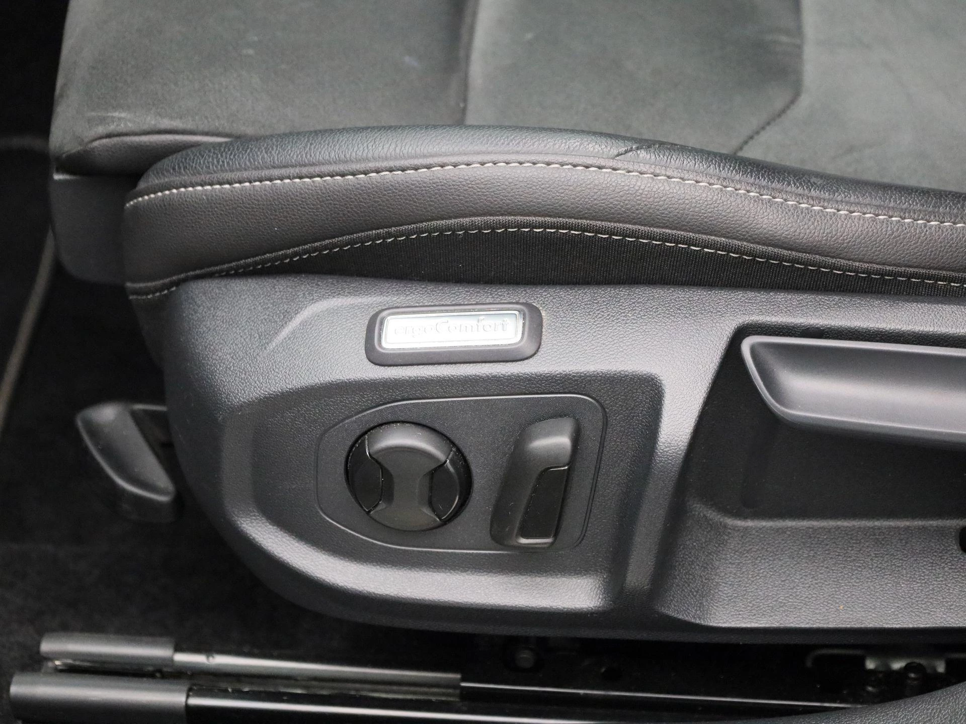Volkswagen-Arteon-image-36