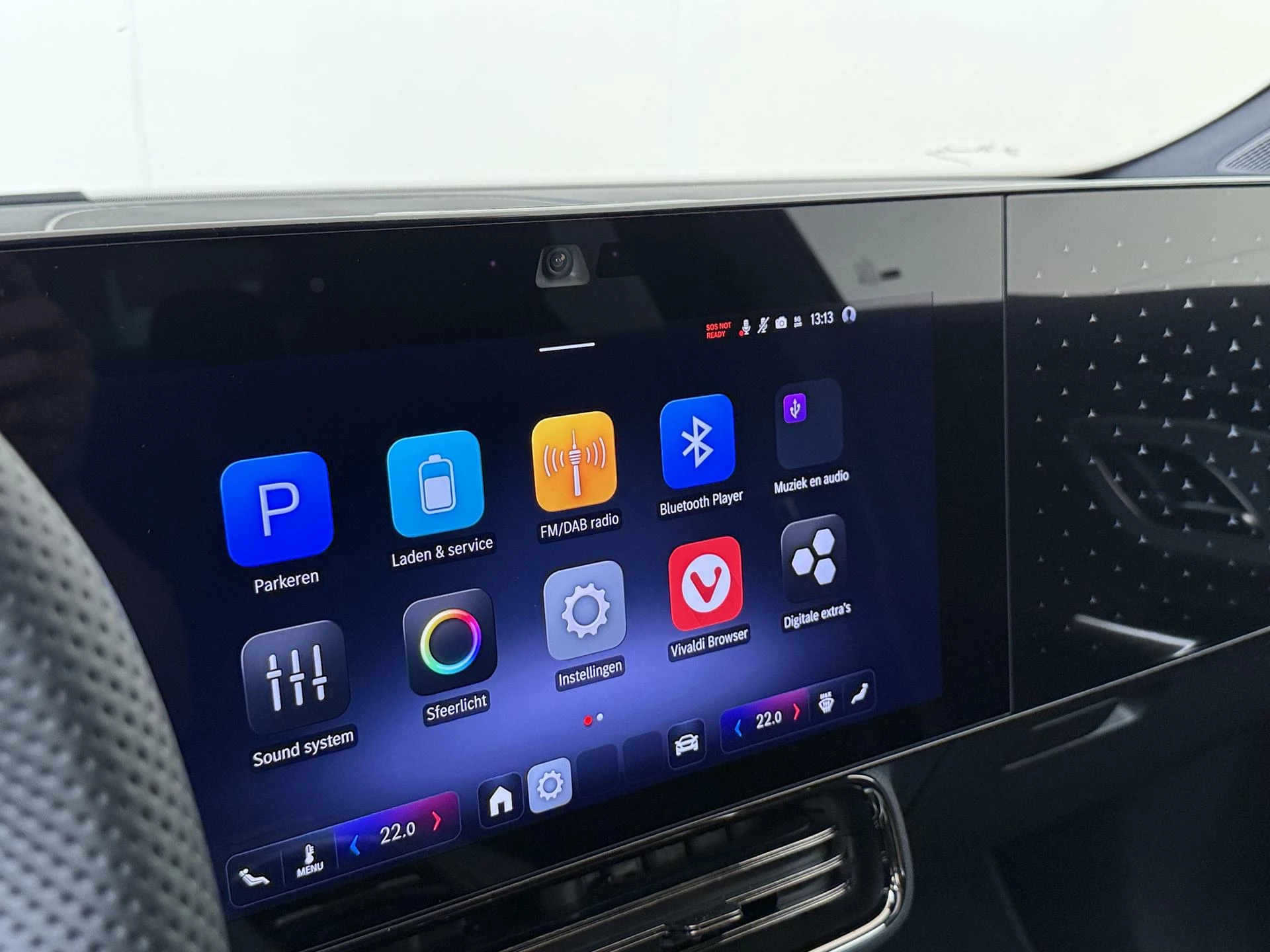 Mercedes-Benz-CLA-image-15