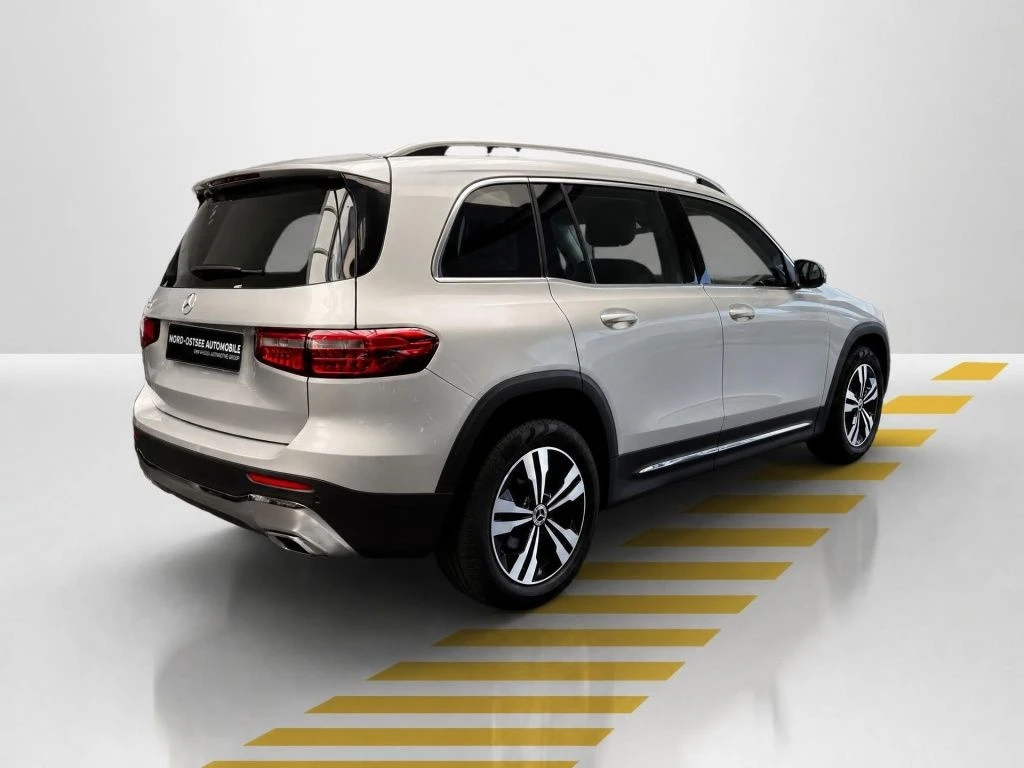 Mercedes-Benz-GLB 180 d-image-14