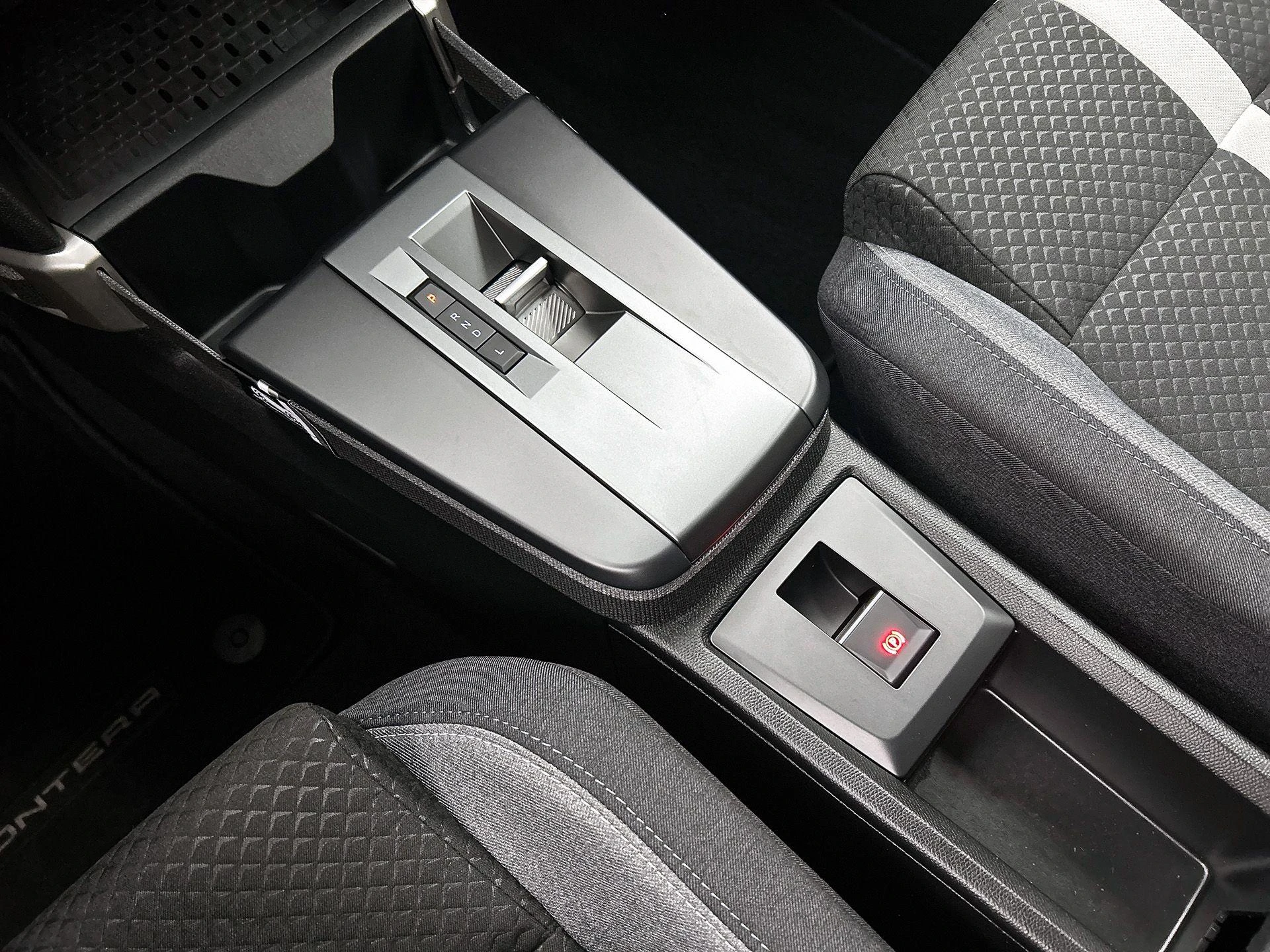 Opel-Frontera-image-25