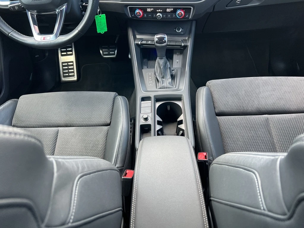Audi Q3 S line 40 TDI quattro S tronic *Navi*AHK*