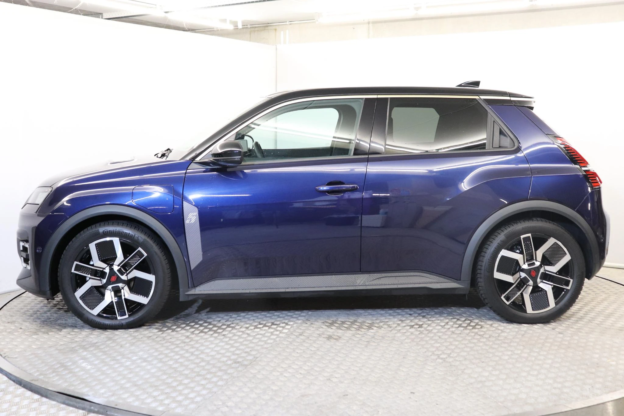 Renault 5 E-Tech electric EV 52kWh Techno 110 kW comfort range