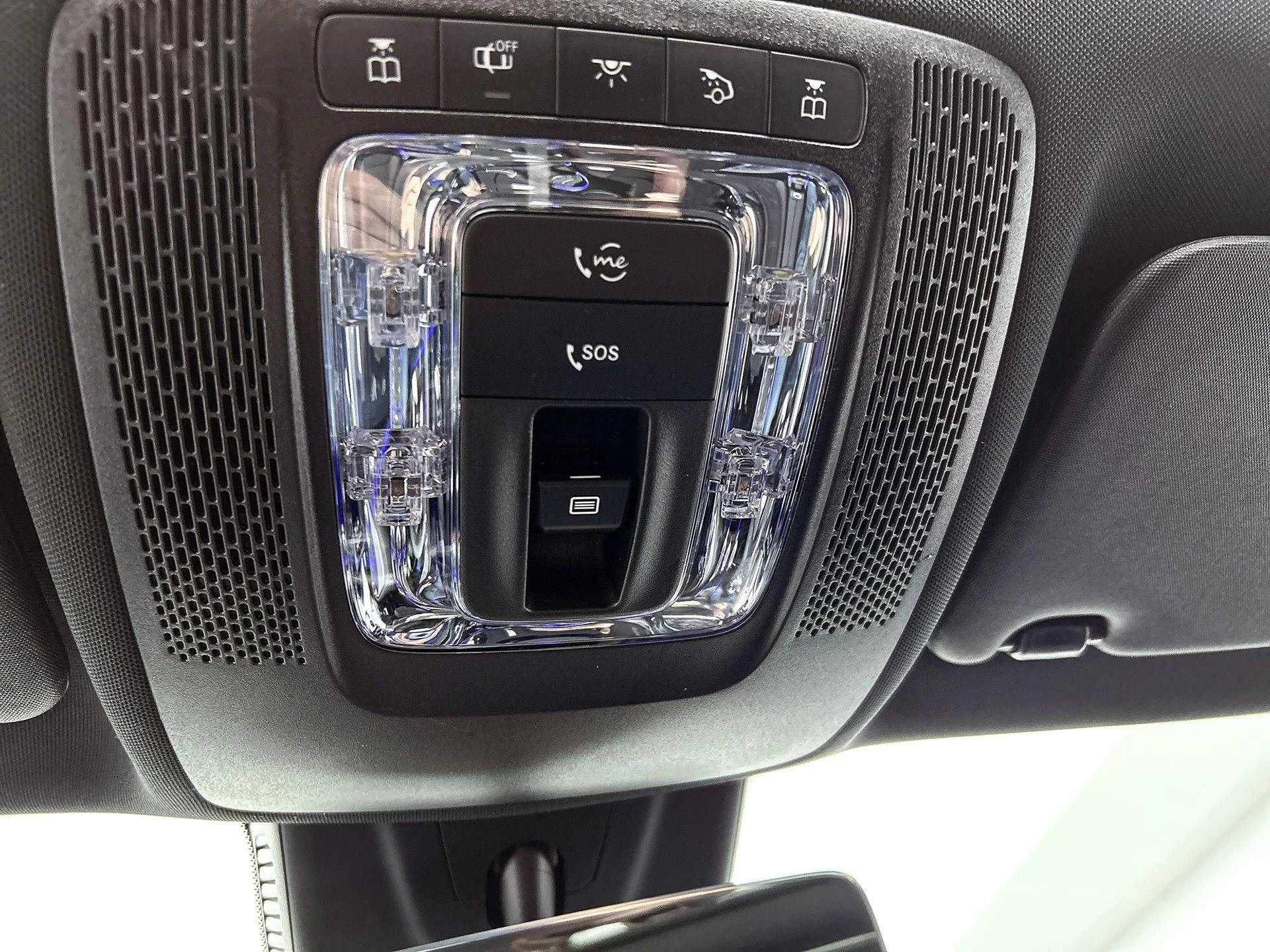 Mercedes-Benz-GLA-image-18