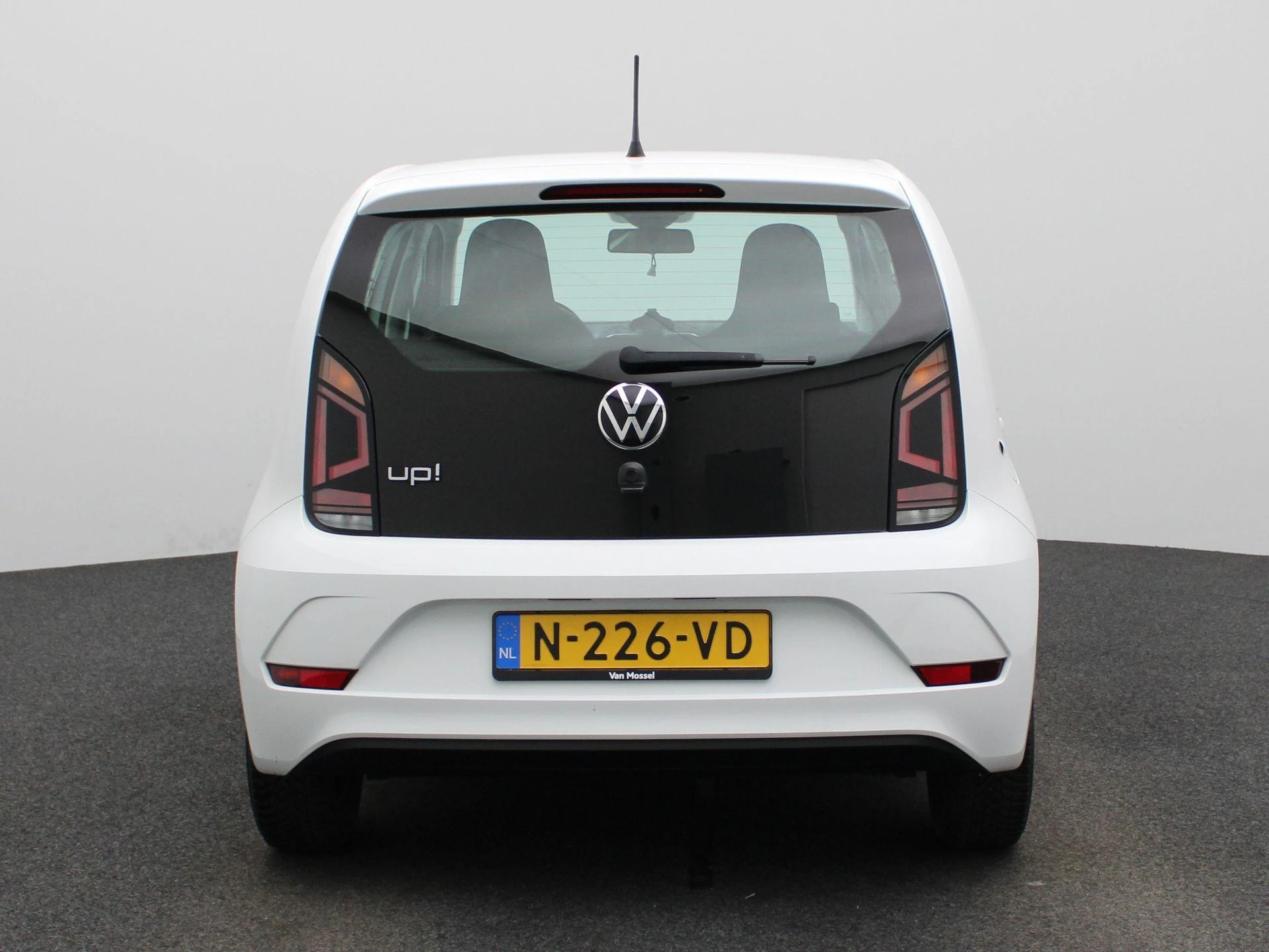 Volkswagen-up!-image-4