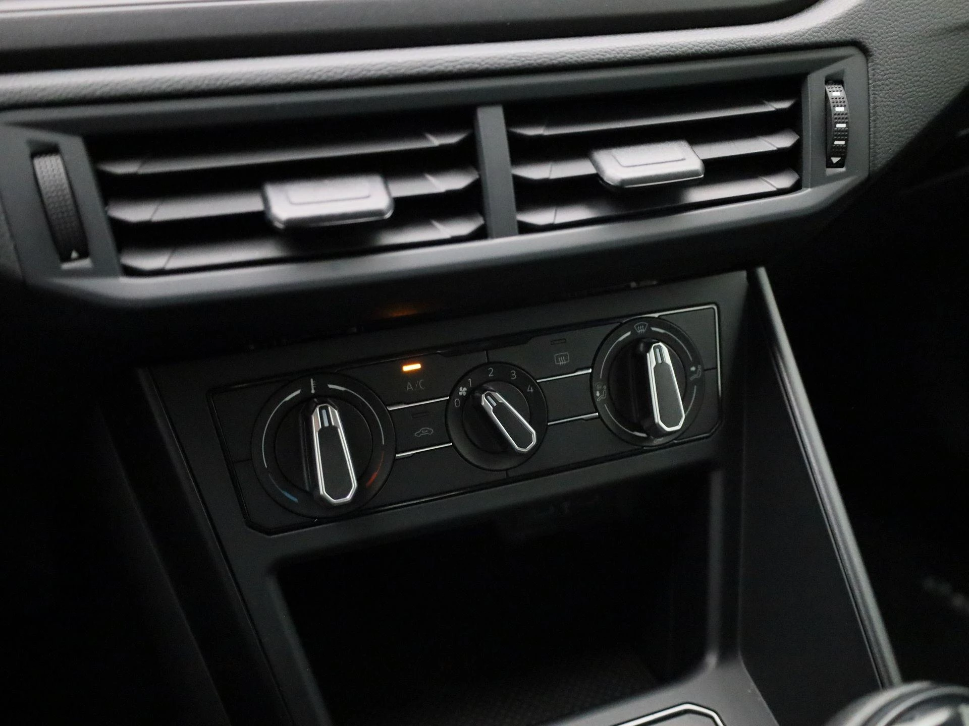 Volkswagen-Taigo-image-14