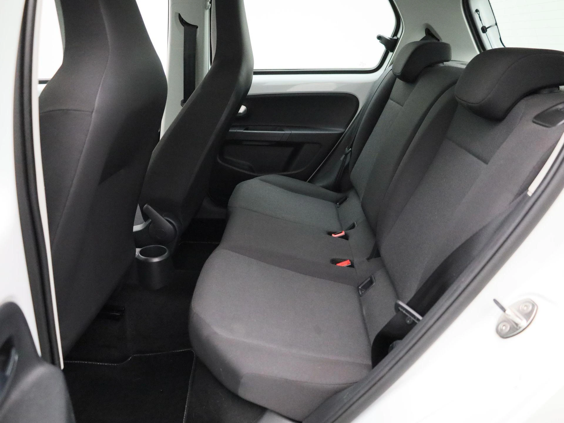 Volkswagen-up!-image-10