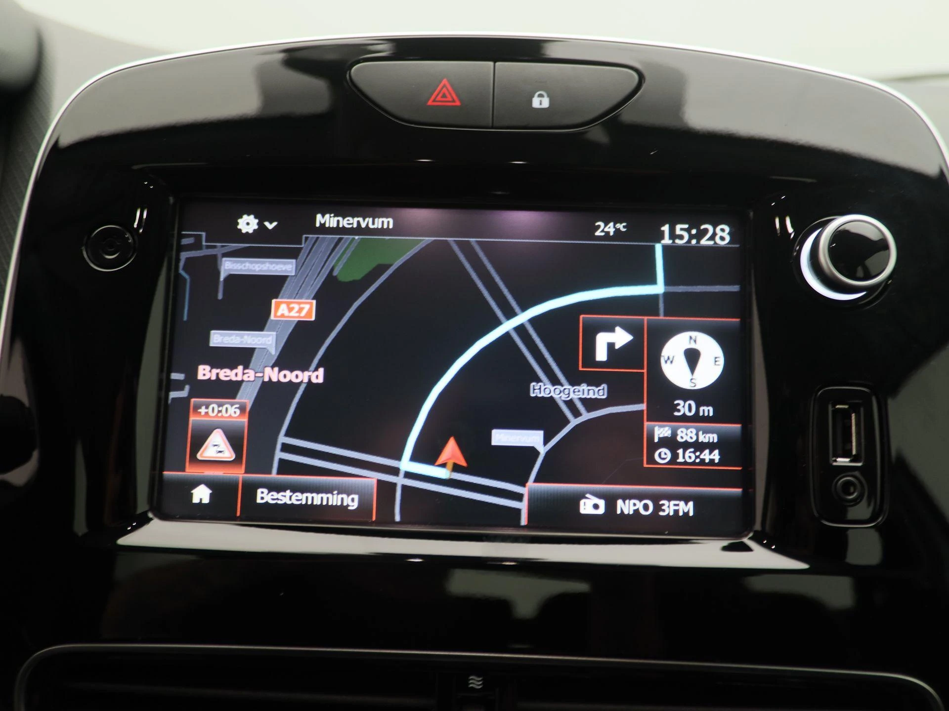 Renault-Clio-image-8