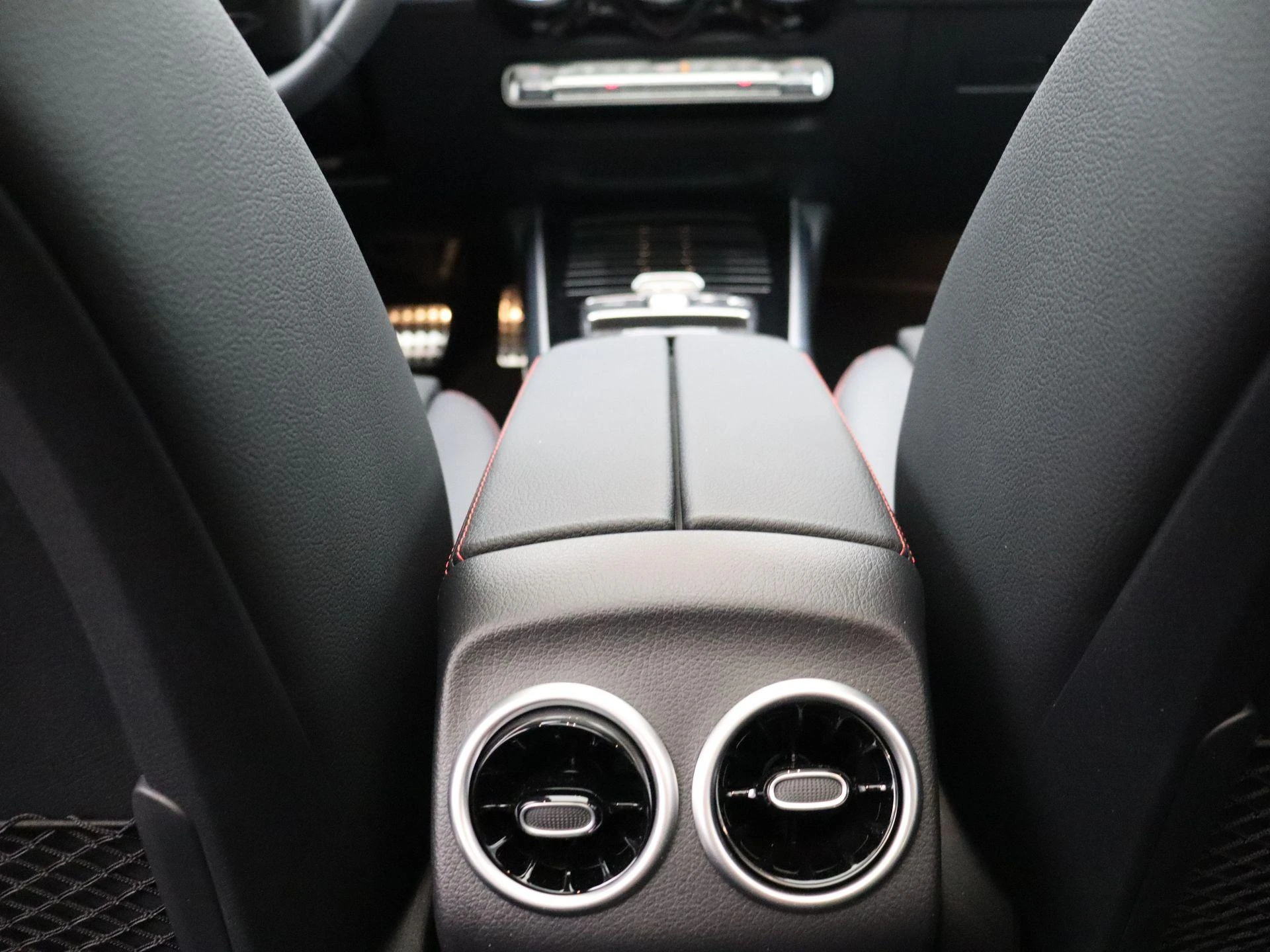 Mercedes-Benz EQB 250+ Star Edition + PANO DAK + BURMESTER + HEAD UP + TREKHAAK +