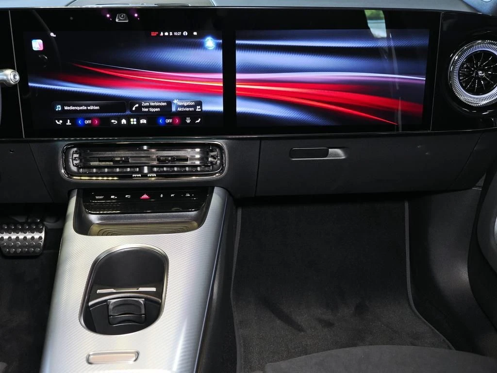 Mercedes-Benz-CLA 200-image-13
