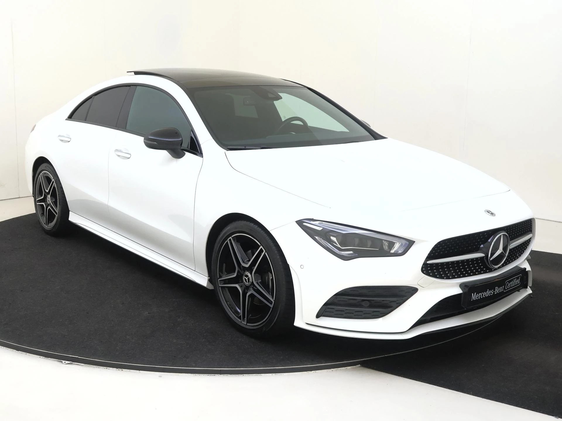 Mercedes-Benz-CLA-image-1