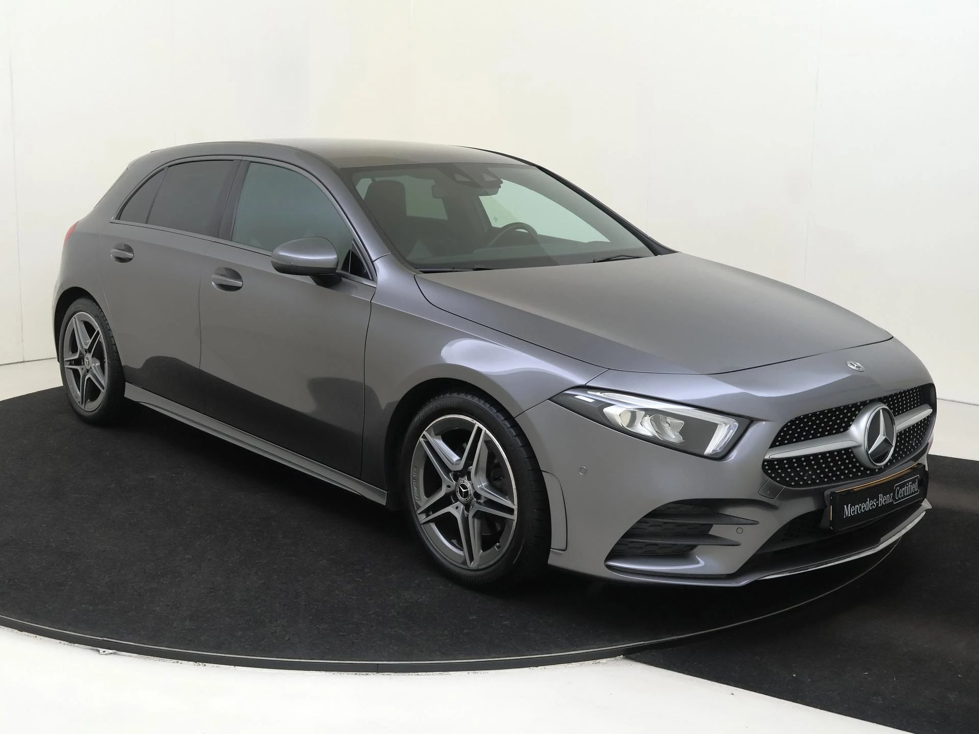 Mercedes-Benz-A-Klasse-image-1
